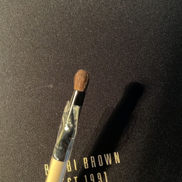 ⭐Host Pick⭐ Bobbi Brown Eye Smudge Brush - Picture 5 of 5